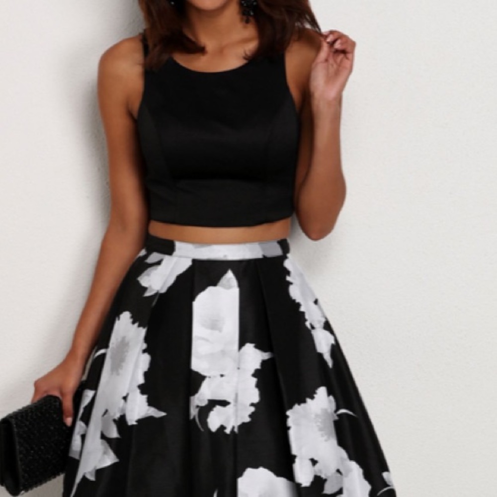 DONATED NWT Windsor SET two piece floral long